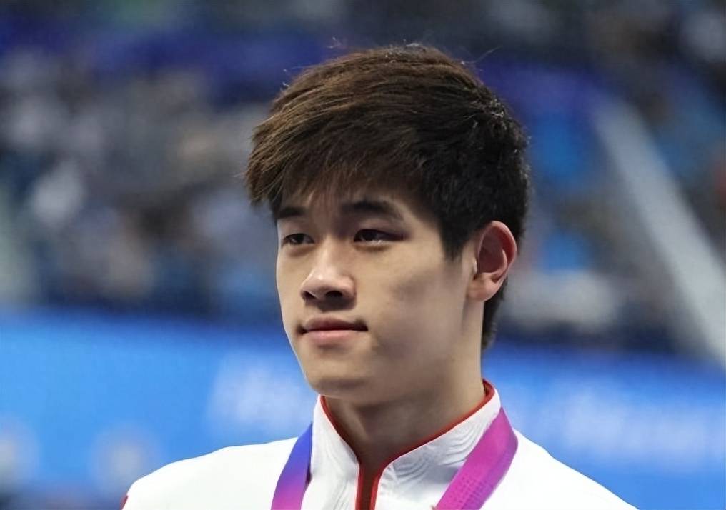 包含败北首场状态出色，SKT观众沸腾！，科维托娃重返赛场气势如虹延续的词条